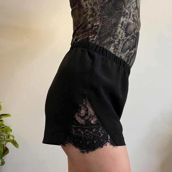 BB Dakota Shorts with Lace Inset -M- - Picture 1 of 11